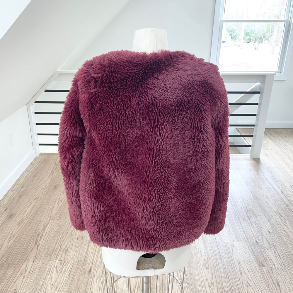 S Simply Vera Vera Wang burgundy, red faux fur,  jacket - Picture 4 of 6